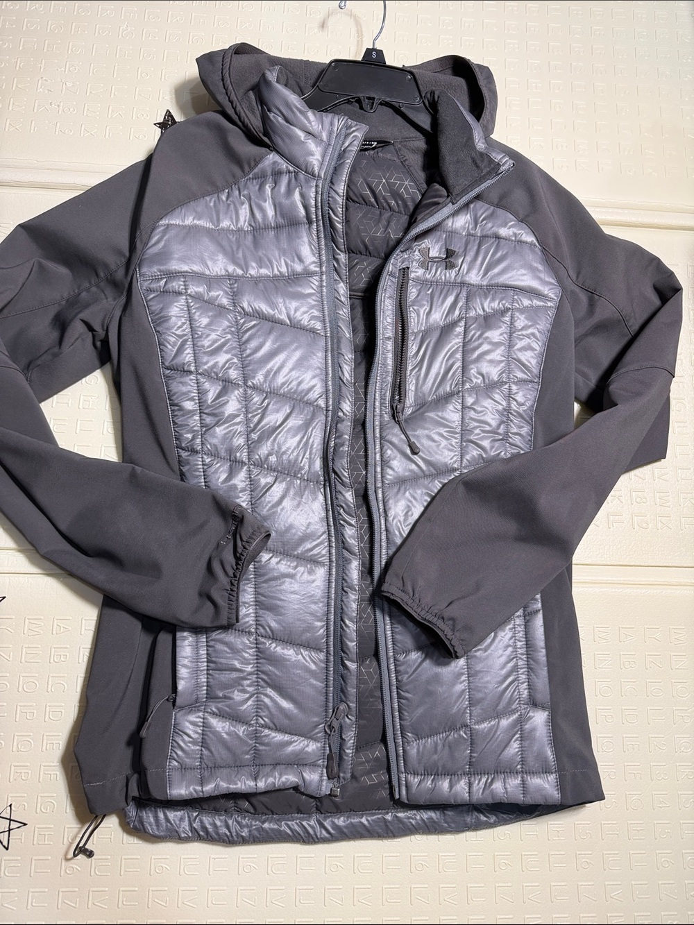 Under Armour Women's Gray Hooded Hybrid Puffer Jacket